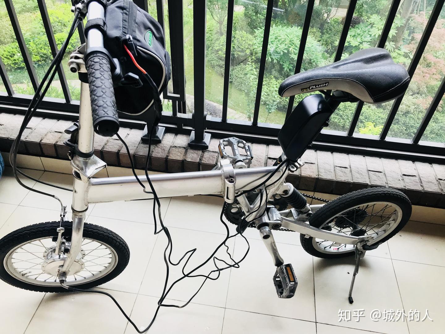 凌乱的线束